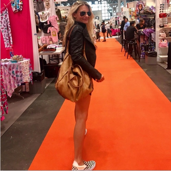 Meet Me! - Picture 3 of 9